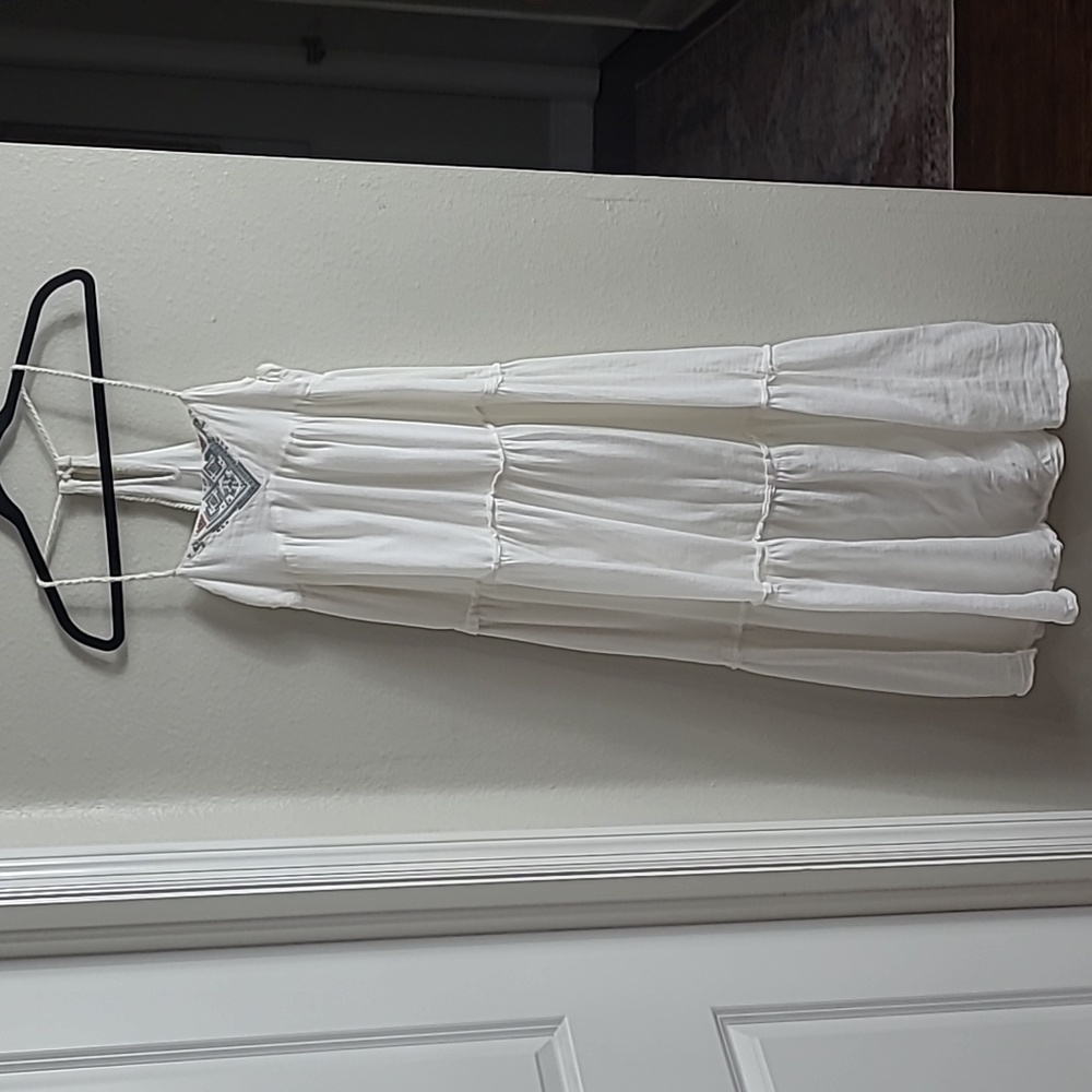 Quiksilver White Tiered Maxi Dress with Embroidered Yoke Summery Light Size Xs - Picture 3 of 10